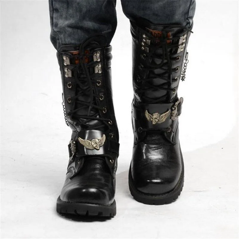 Aanzicht 2 — Steampunk laars – gothic schedel