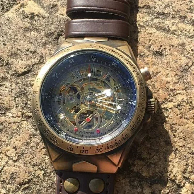 Aanzicht 8 — Steampunk horloge – skelet