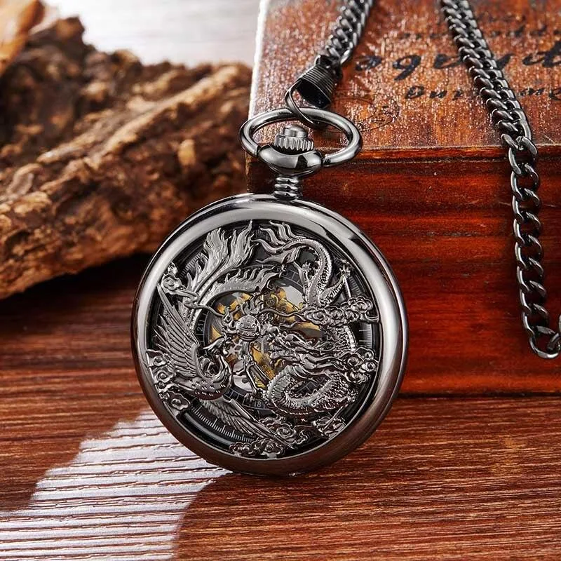 Aanzicht 4 — Steampunk zakhorloge – draak