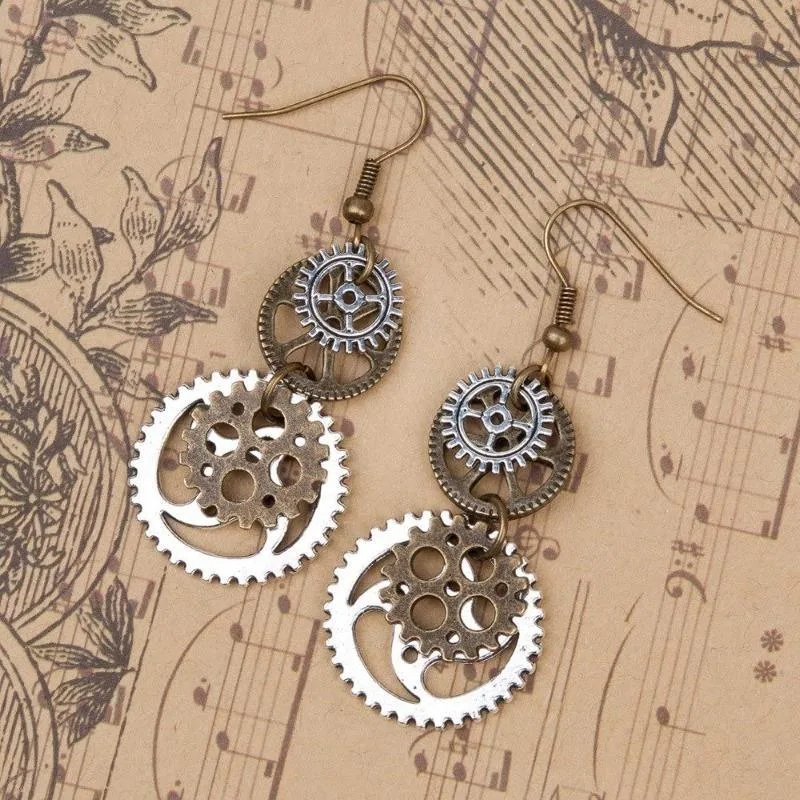 Aanzicht 3 — Steampunk oorbellen – tandwiel