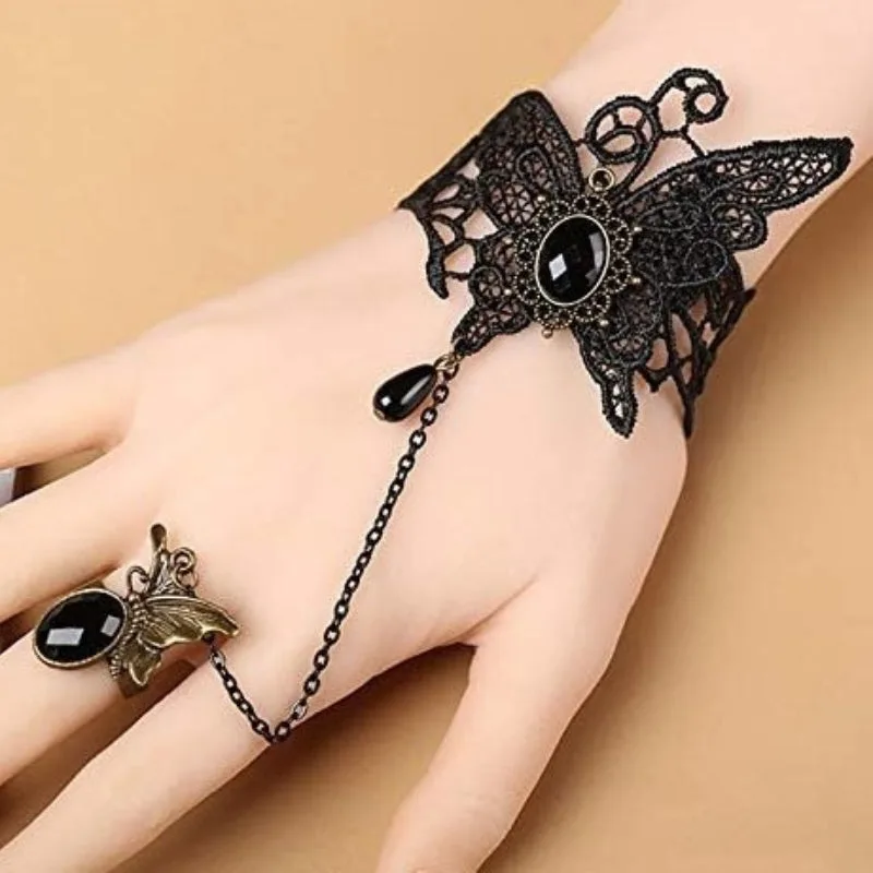 Aanzicht 2 — Handkettinkje met ring – gothic