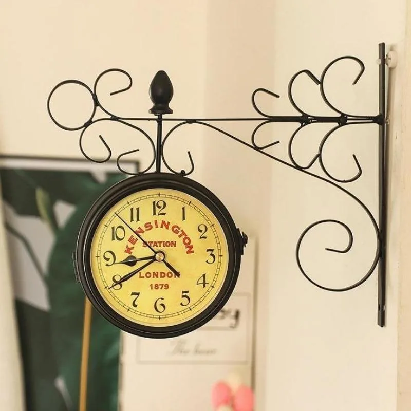 Aanzicht 2 — Steampunk horloge – retro stationsstijl