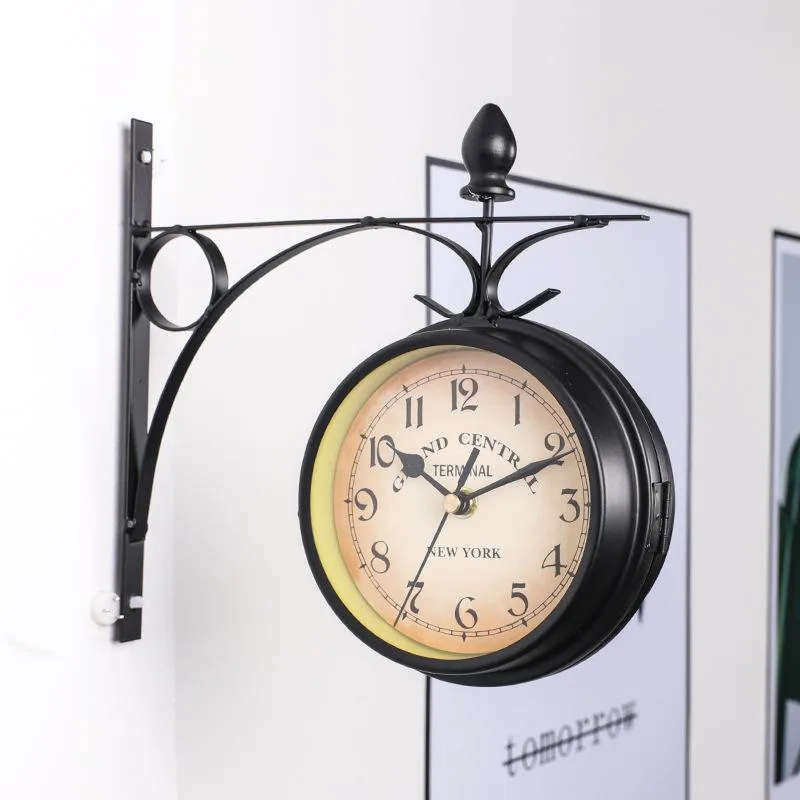 Aanzicht 5 — Steampunk horloge – stijl stationsstijl