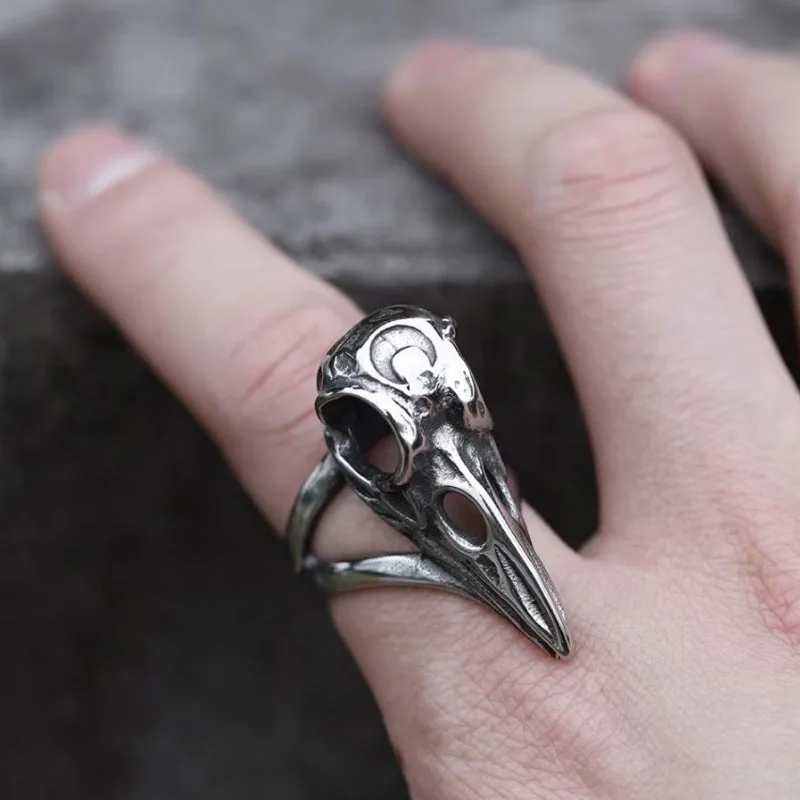 Aanzicht 2 — Ring – ravenschedel