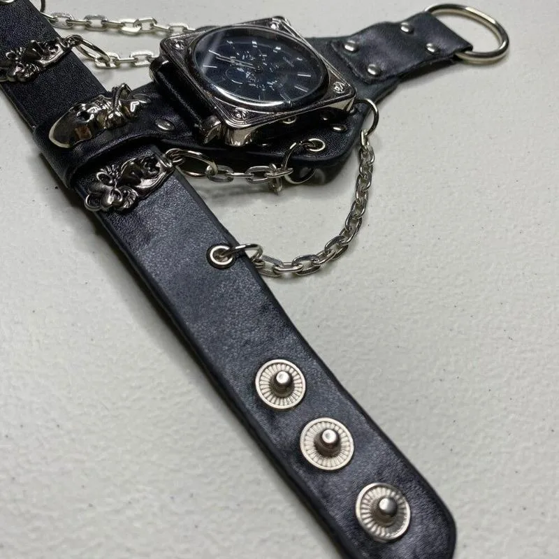 Aanzicht 4 — Steampunk horloge – gothic