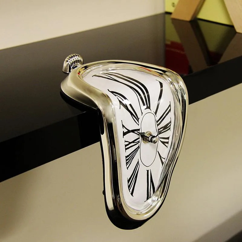 Aanzicht 3 — Steampunk horloge – vervormde horloge in stijl