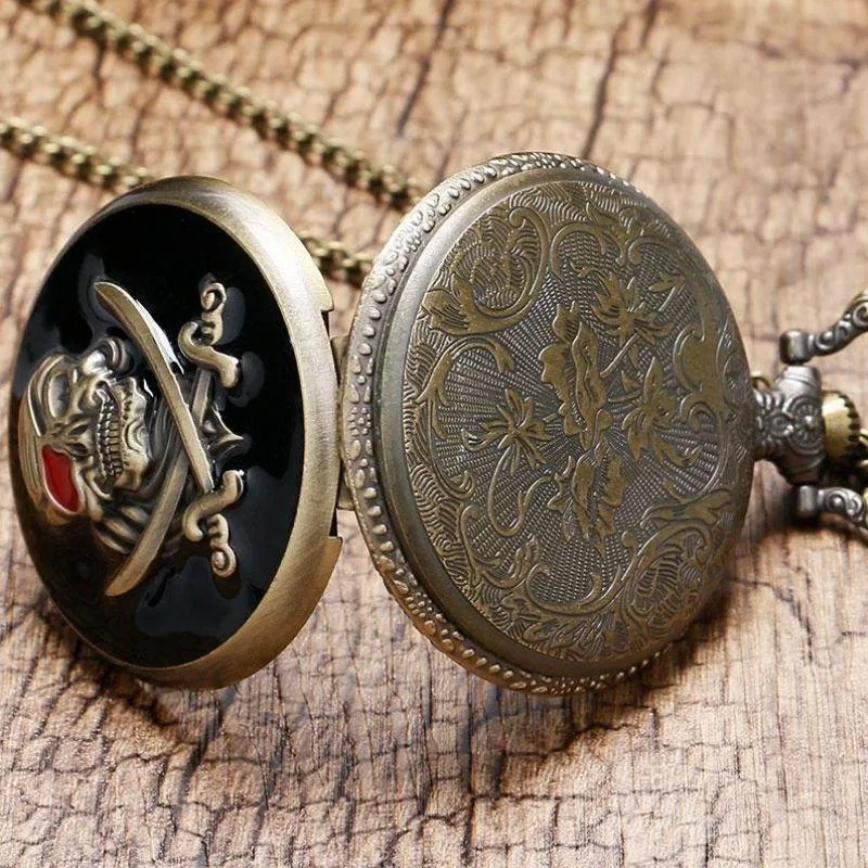 Aanzicht 5 — Steampunk zakhorloge – piratenstijl