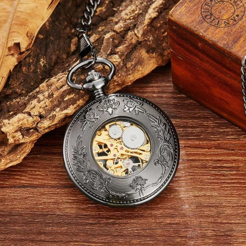 Aanzicht 3 — Steampunk zakhorloge – draak