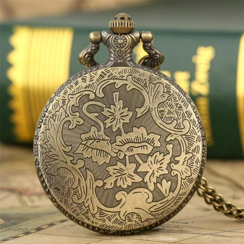 Aanzicht 4 — Steampunk zakhorloge – Paris