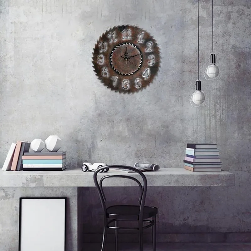 Aanzicht 2 — Horloge – industrieel zaagvorm