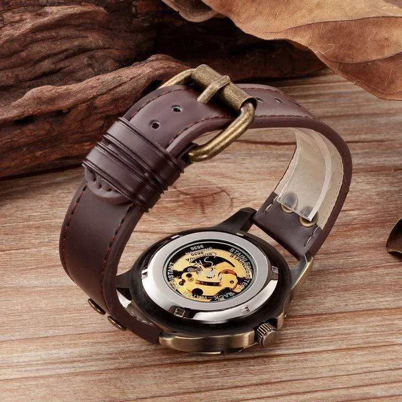 Aanzicht 8 — Steampunk horloge – tandwiel